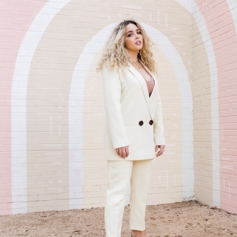 Meet your Posher, Briana